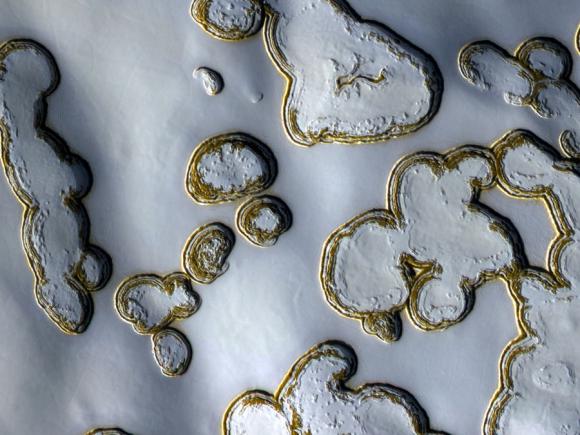 Στεγνά Κοιλώματα Πάγου στον Άρη